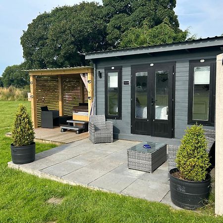 Dolafon Farm Luxury Glamping Cabin With Hot Tub St Asaph Exterior photo